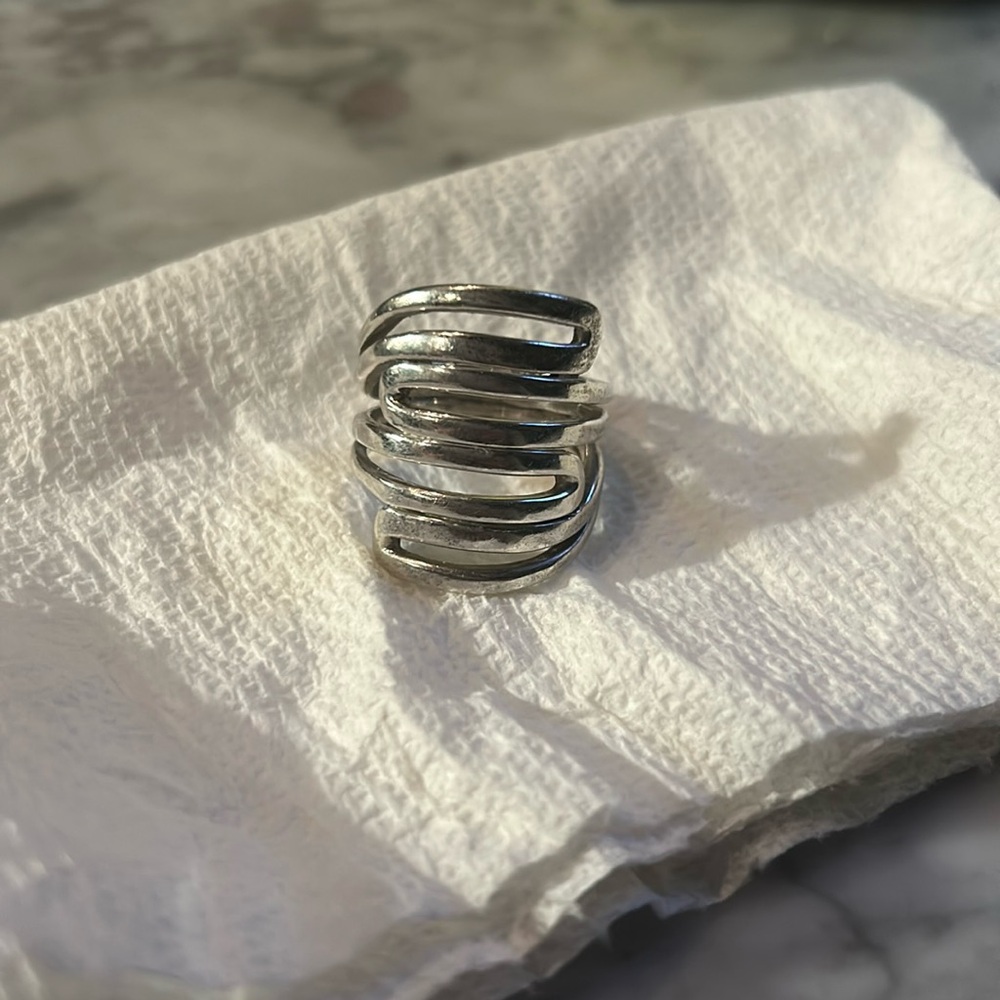 Silver ring - Picture 2 of 3
